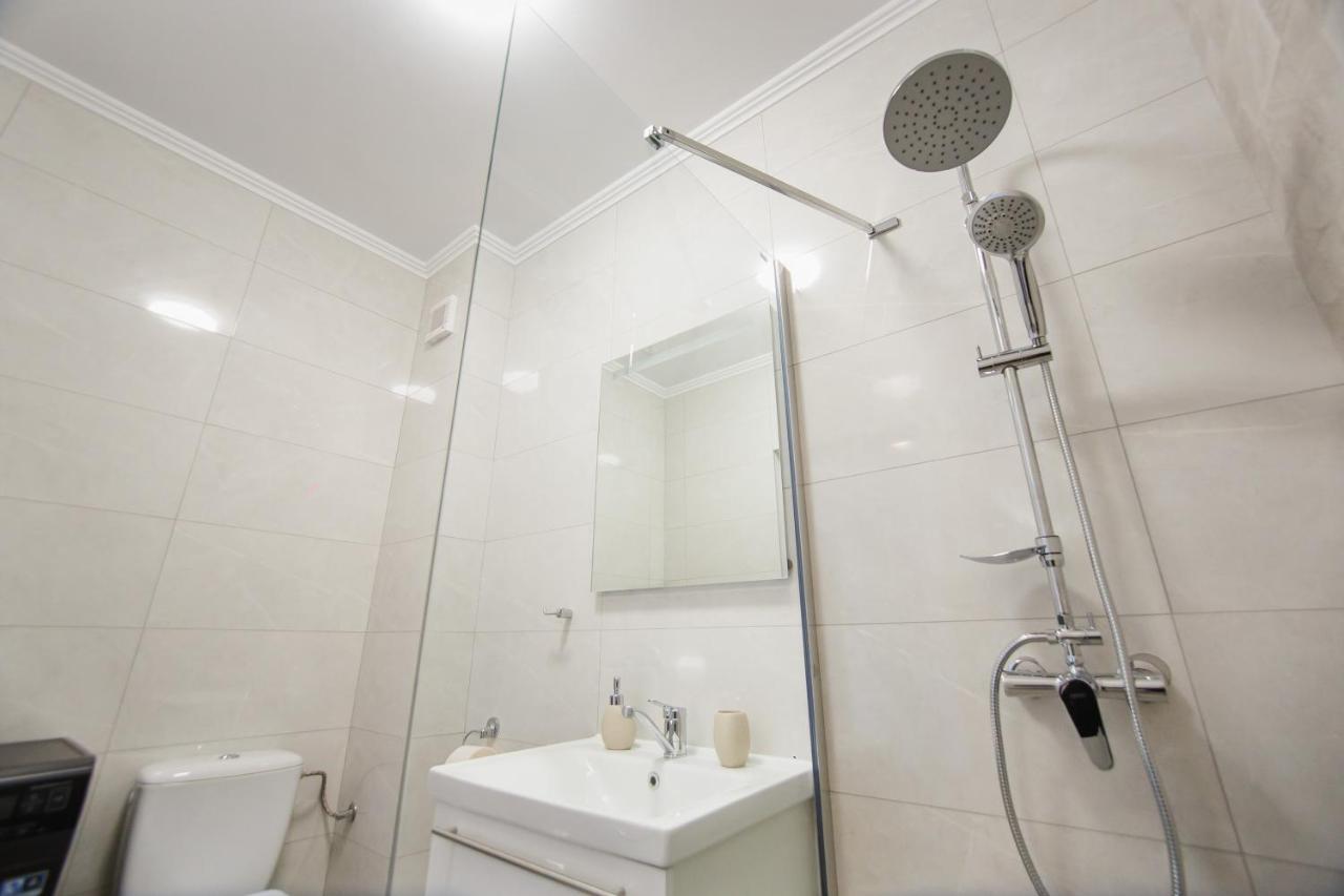 Trio Pink Apartment Oradea Exterior photo