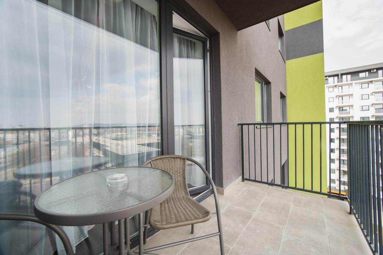 Trio Pink Apartment Oradea Exterior photo
